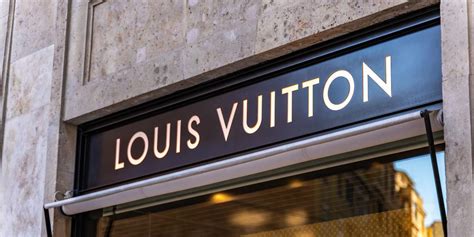 fabbrica louis vuitton afragola|Louis Vuitton: l’apertura della fabbrica a Civitanova riaccende l .